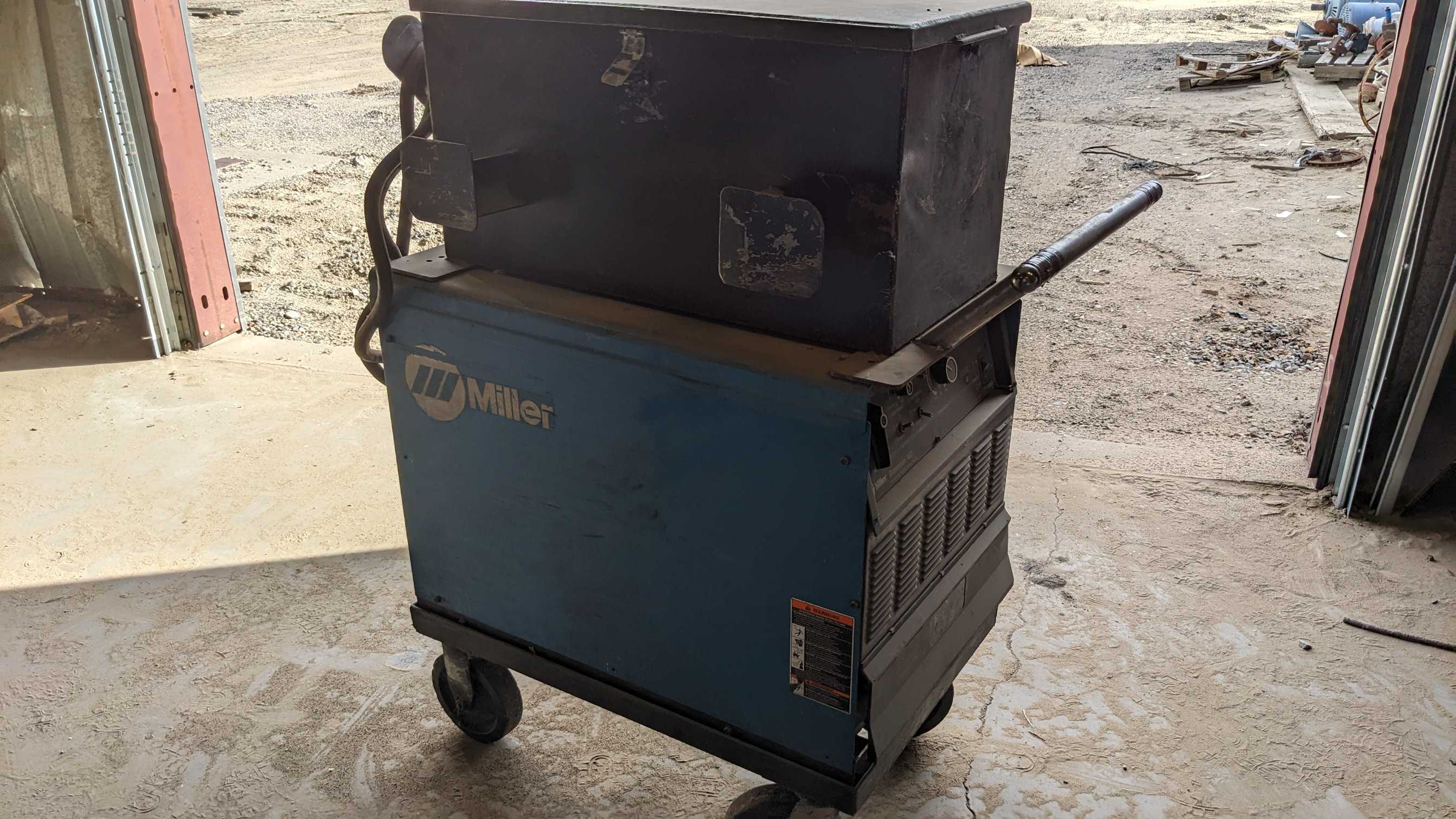 MILLER WELDER - WELDING EQUIPMENT