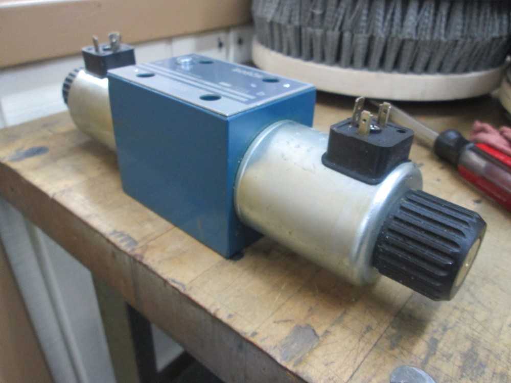 Bosch Rexroth 0-0810-001-944 315 Bar High Pressure Directional Valve Off Arburg  - HYDRAULIC VALVE