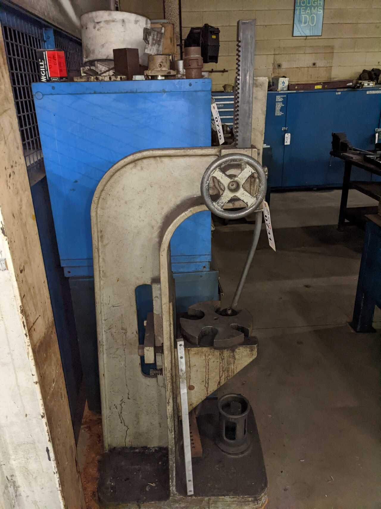 DAKE 4M2P RATCHET LEVER ARBOR PRESS - MECHANICAL PRESSES