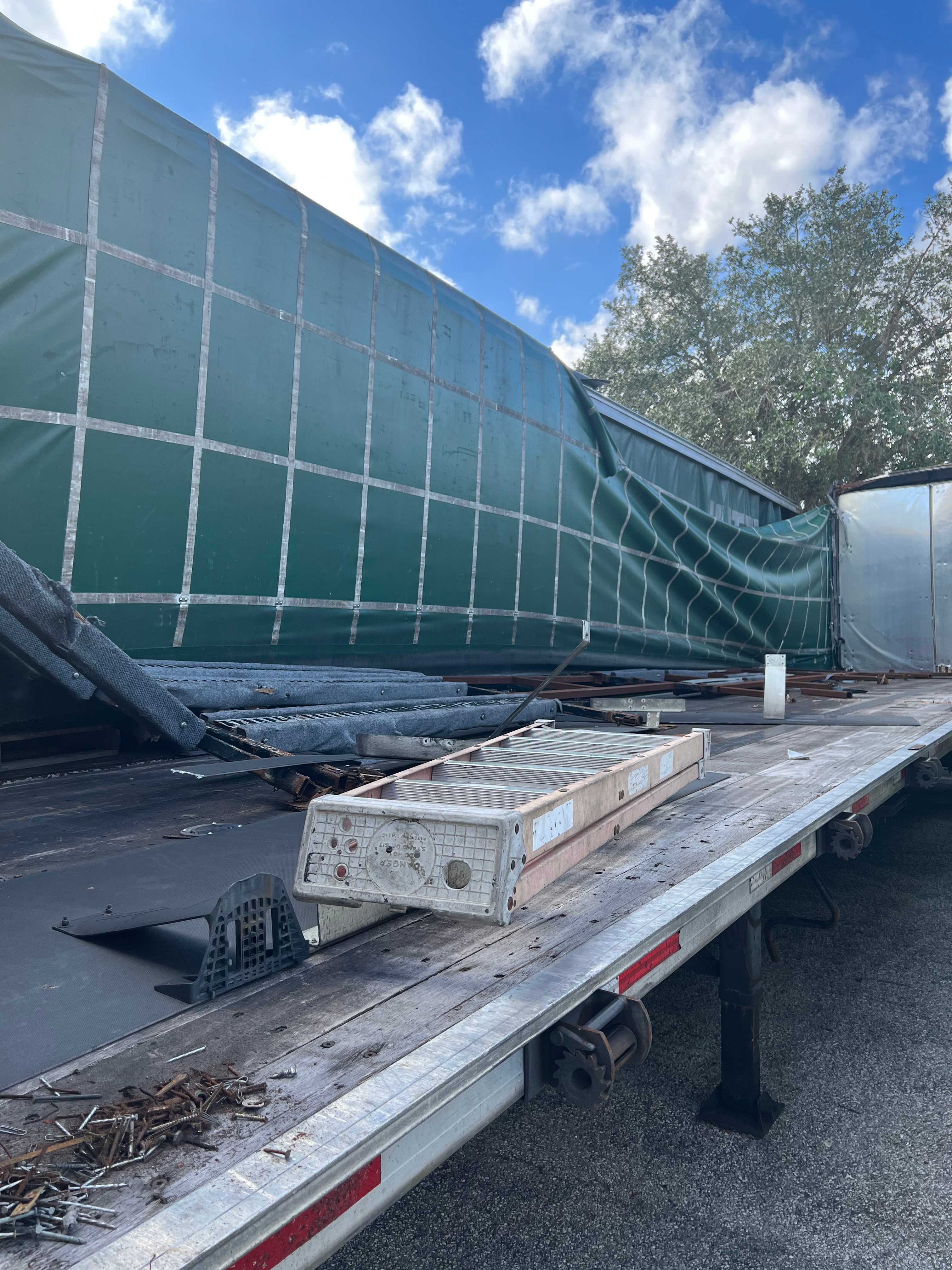 2006 Nuvan Curtainside Trailer 48' - TRAILERS
