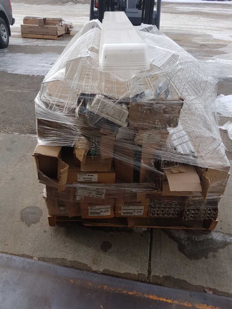 ONE SKID OF MIXED BULLBS - MISCELLANEOUS