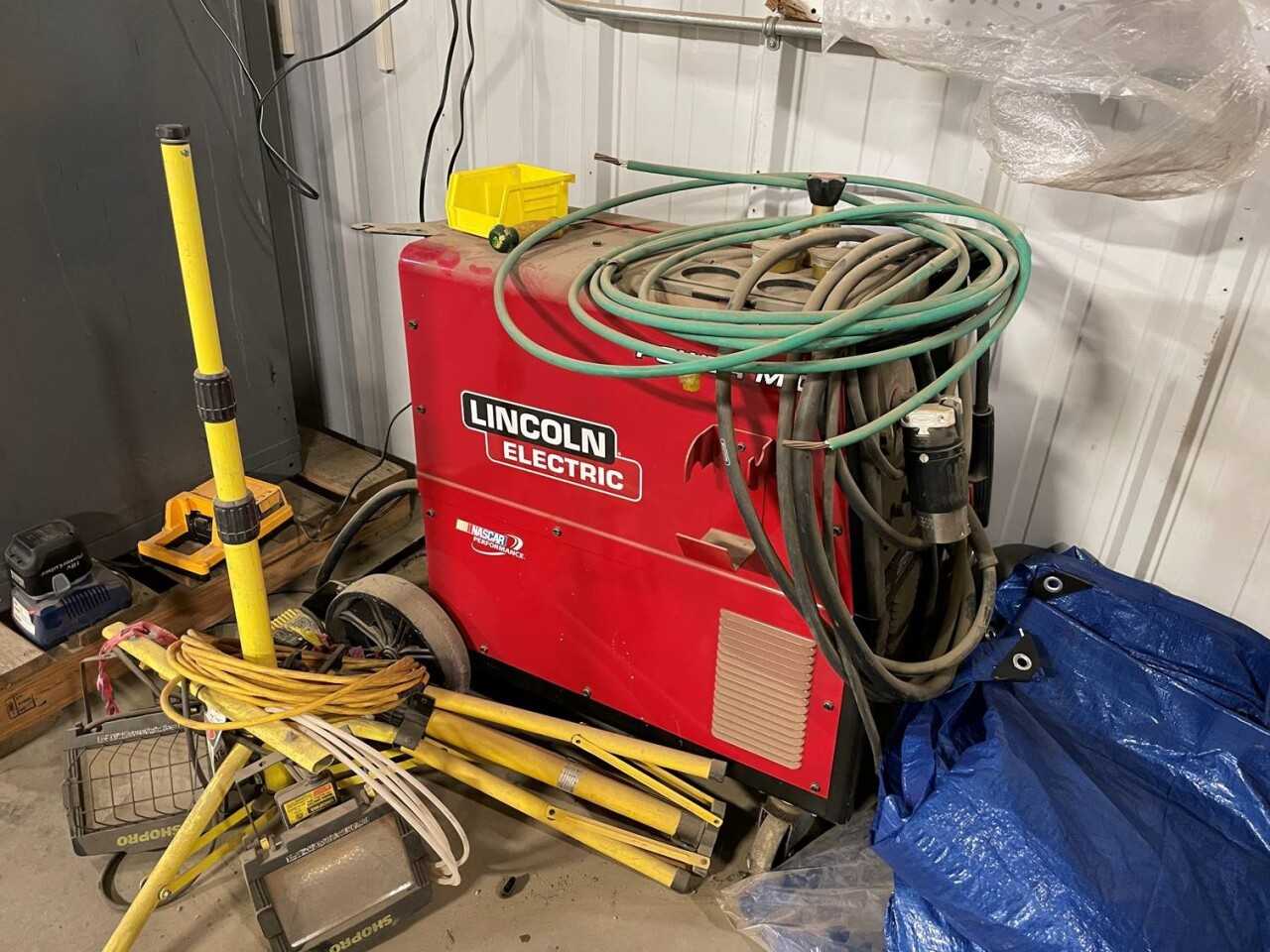 Lincoln Power MIG 256 Welder - WELDING EQUIPMENT