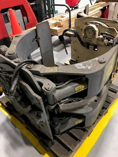 Cascade 45F-RC-23A 50INCH roll clamp Appleton WI - LIFTING ATTACHMENTS