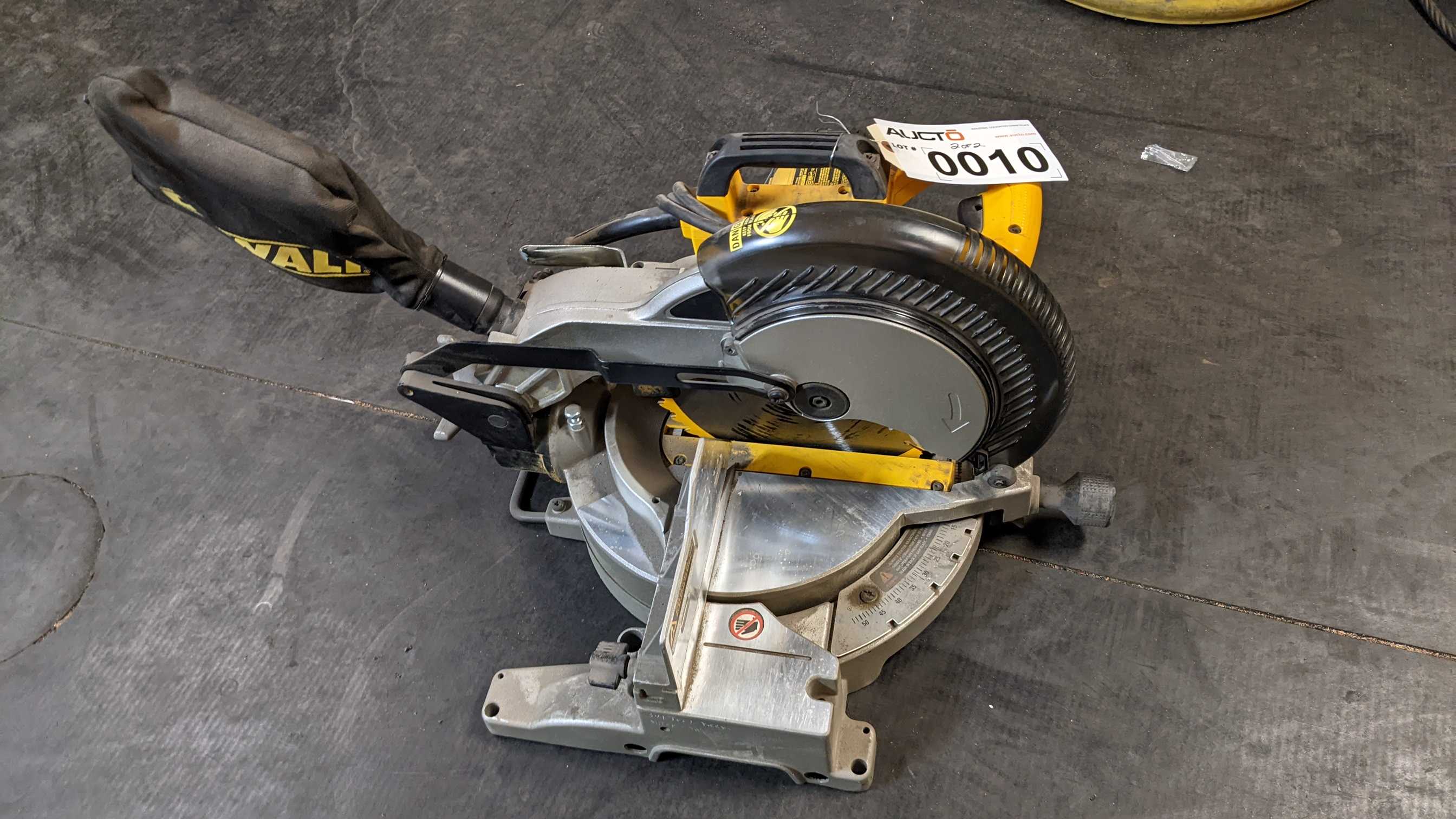 LOT OF 2 DEWALT CHOP SAW, MITER SAW - ELECTRIC POWER TOOLS