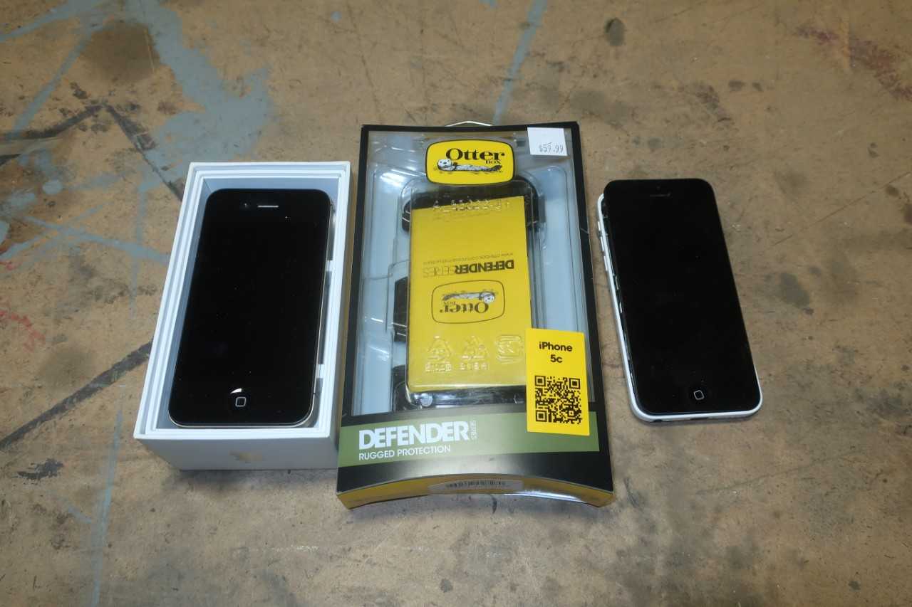 LOT OF 2 APPLE IPHONE 4S MODEL: A1387 W/ OTTERBOX DEFENDER CASE - TELECOMMUNICATION