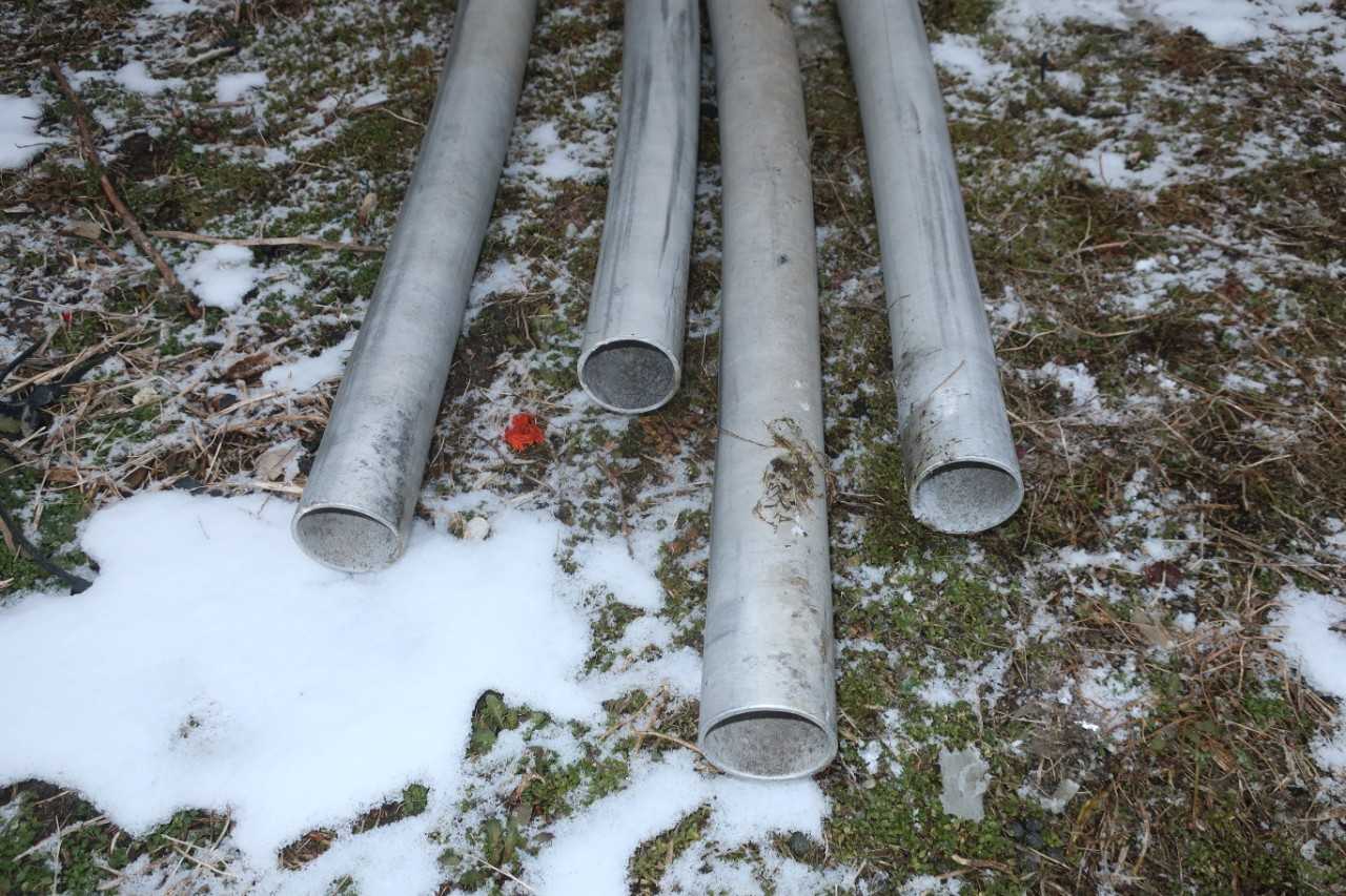 LOT OF 4 STREET LIGHT ARMS - LIGHTING