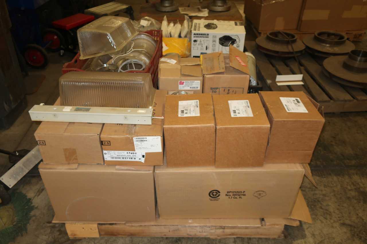 1 PALLET OF ASSORTED LIGHT BULBS - LIGHTING