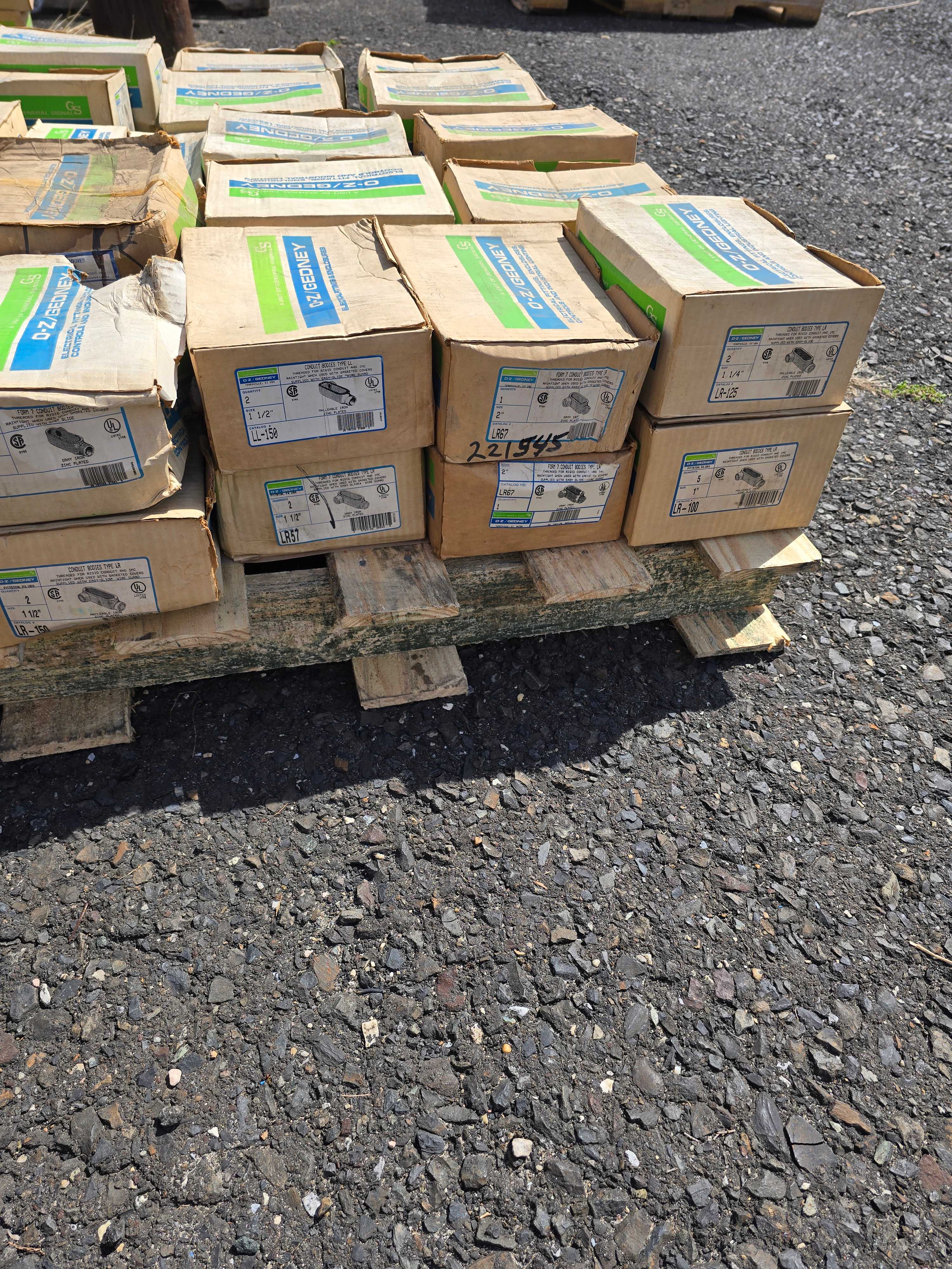 SKID OF OZ GEDNEY LL & LR CONDUIT BODIES - APPROX 50 BOXES - CONDUIT