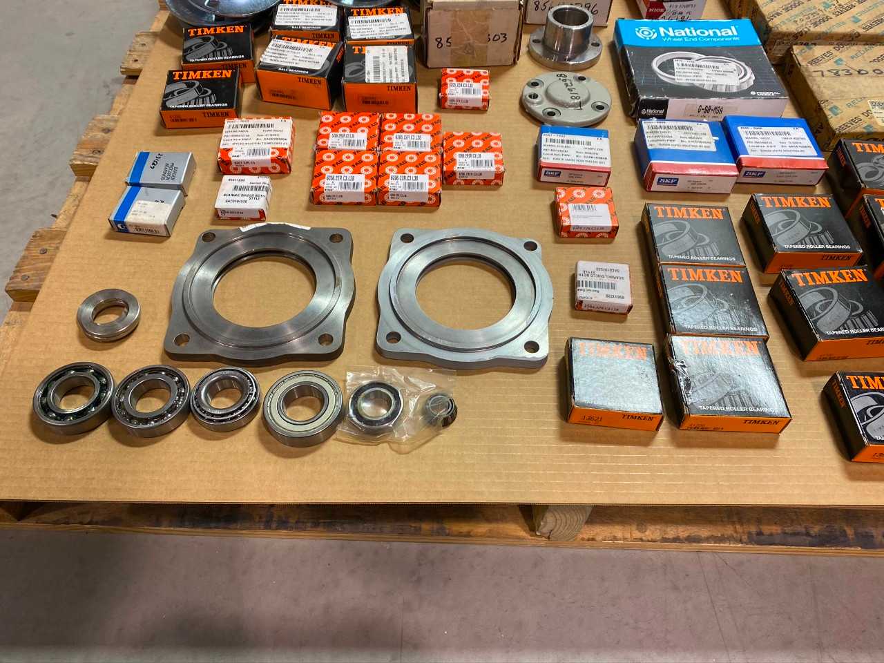 1 PALLET OF ASSORTED BEARINGS - BEARINGS