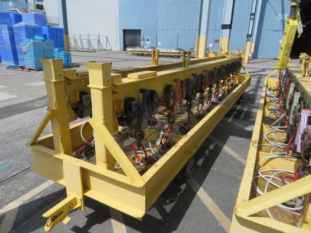 Crane Parts on Wheeled Track - PROCESS EQUIPMENT