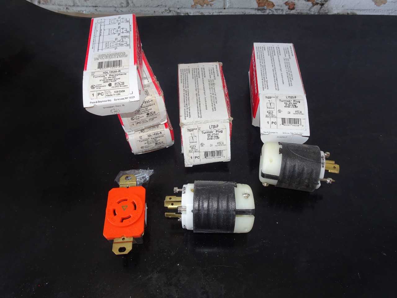 Pass & Seymour Twist Lock electrical connectors - ELECTRICAL COMPONENTS