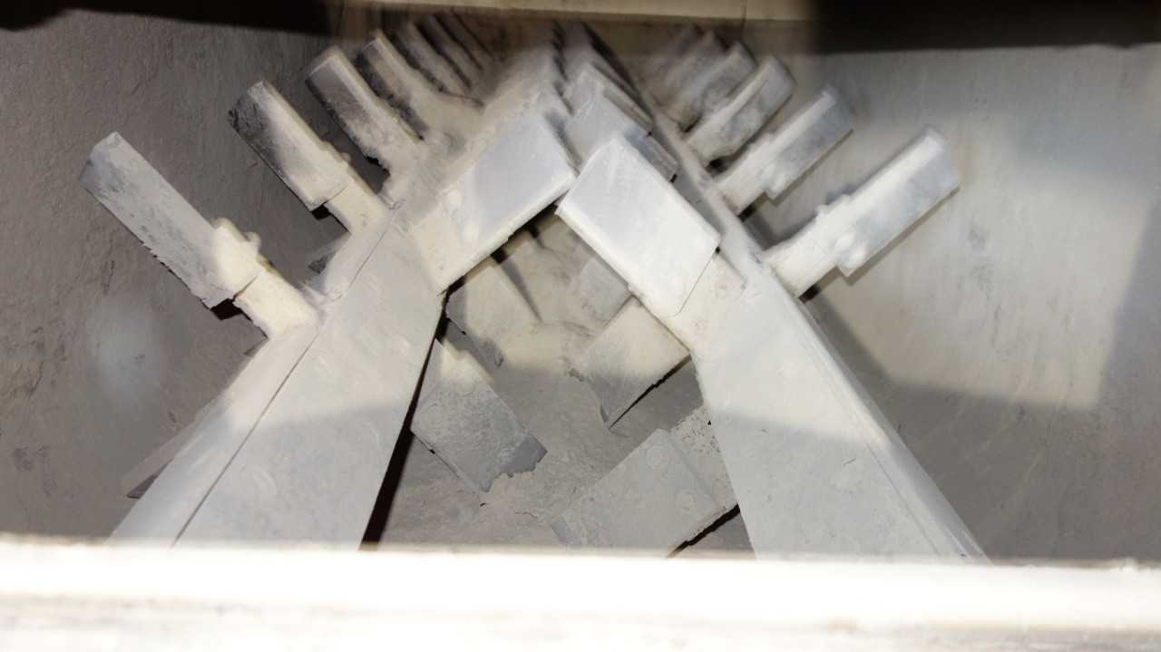 UCC ASH CONVEYOR - TWIN PADDLE SCREW, 30HP - CONVEYORS