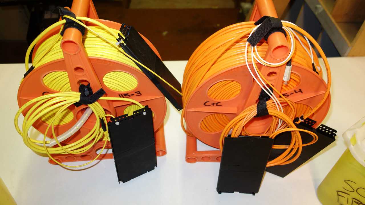 LOT OF 2 FIBER OPTIC LAUNCH CABLES & SCRAP HOLDERS - ELECTRIC POWER TOOLS