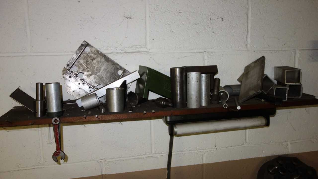 CONTENTS OF WALL SECTION, LOT OF ASSORTED STEEL STOCK