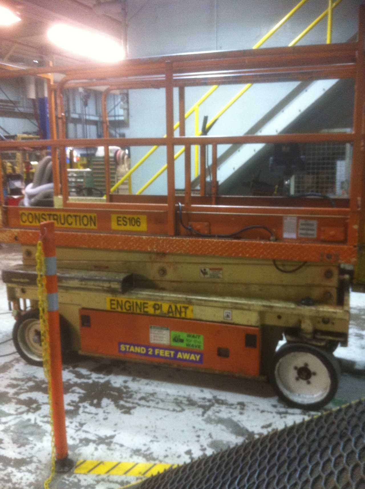 JLG Scissor 2033E Scissor Lift - SCISSOR LIFTS