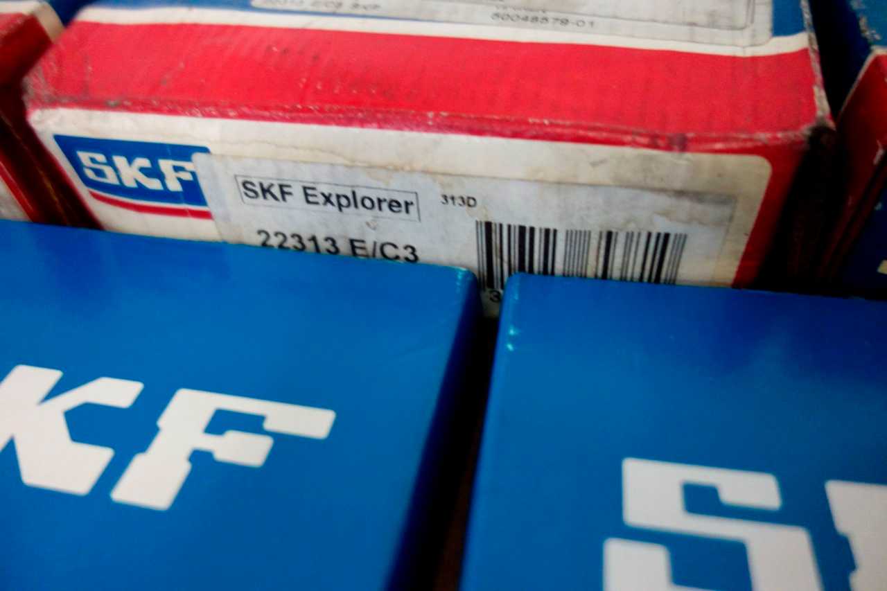 1 PALLET OF ASSORTED BEARINGS - BEARINGS