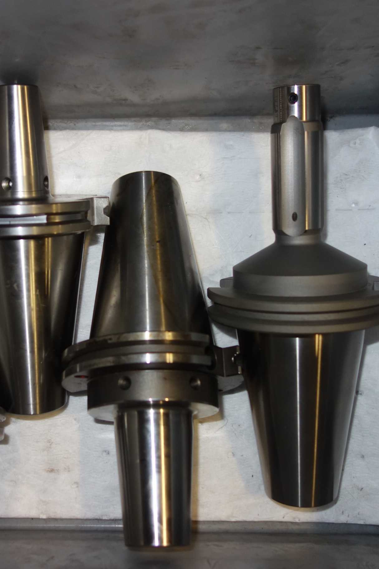 LOT OF ASSORTED CAT 50 TOOL HOLDERS - MACHINING ACCESSORIES & TOOLING
