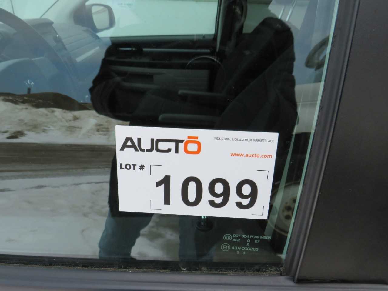 2010 DODGE GRAND CARAVAN VAN - HYDRO EXCAVATOR TRUCKS