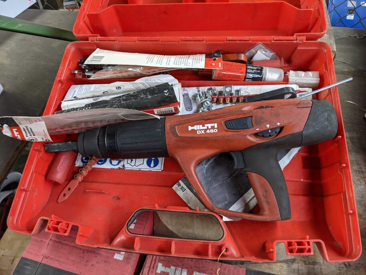 Hilti DX460 Insulation fastening tool kit with fasteners - MISCELLANEOUS
