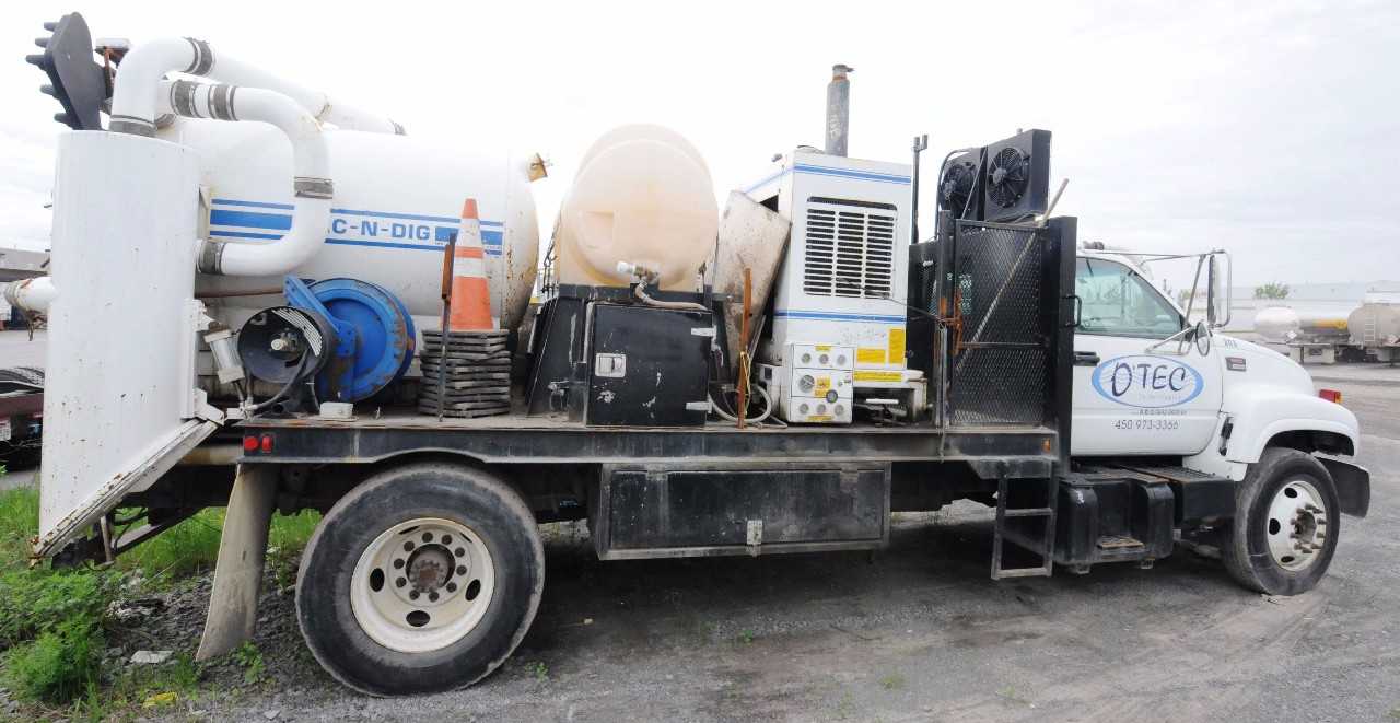 GMC (2000) C6500 VACMASTERS VACUUM TRUCK - HYDRO EXCAVATOR TRUCKS