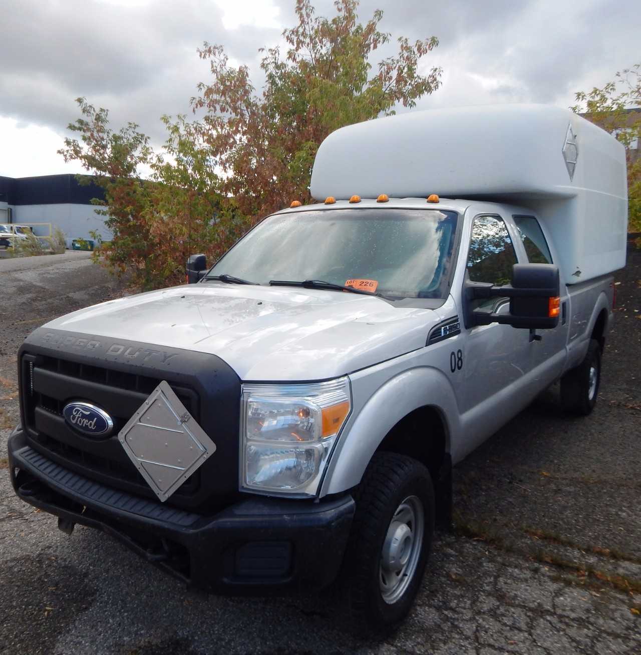 FORD (2011) F350 XL/FX4 CREW CAB PICKUP TRUCK - HYDRO EXCAVATOR TRUCKS