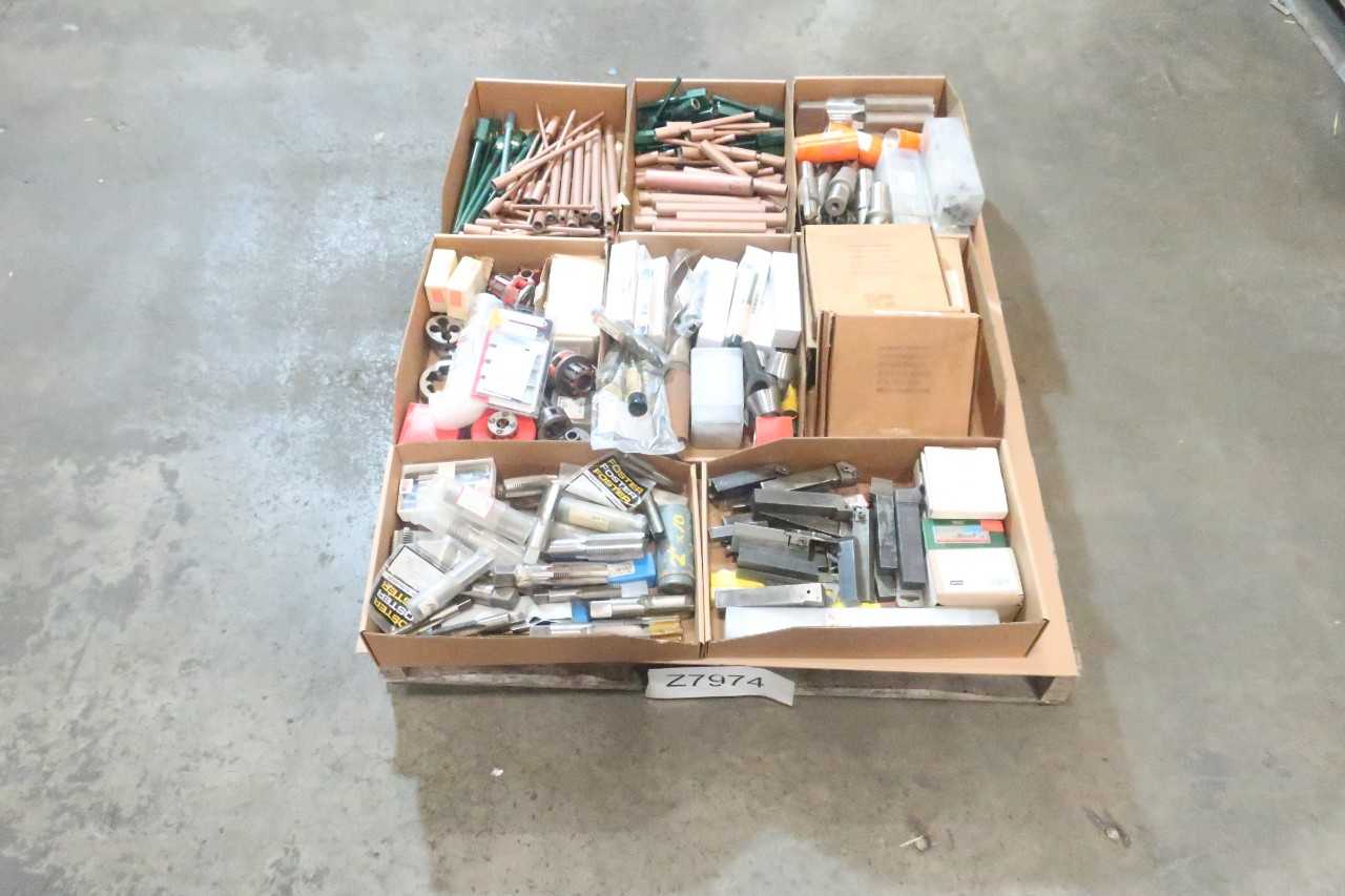 1 PALLET OF ASSORTED METAL WORKING TOOLS- REAMERS, CENTER MILLS, LATHE TOOLS, TAPPERS, DIES- MARYLAND, KENNAMETAL, VALENITE - ELECTRIC POWER TOOLS