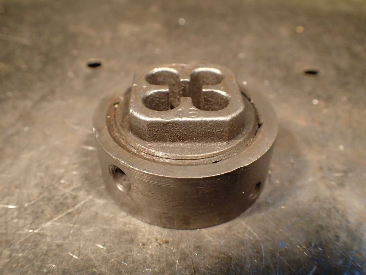 Little Giant 2" Round Body Threading Thread Die Head with 5/16"-18 NC Chasers - HOLEMAKING TOOLS