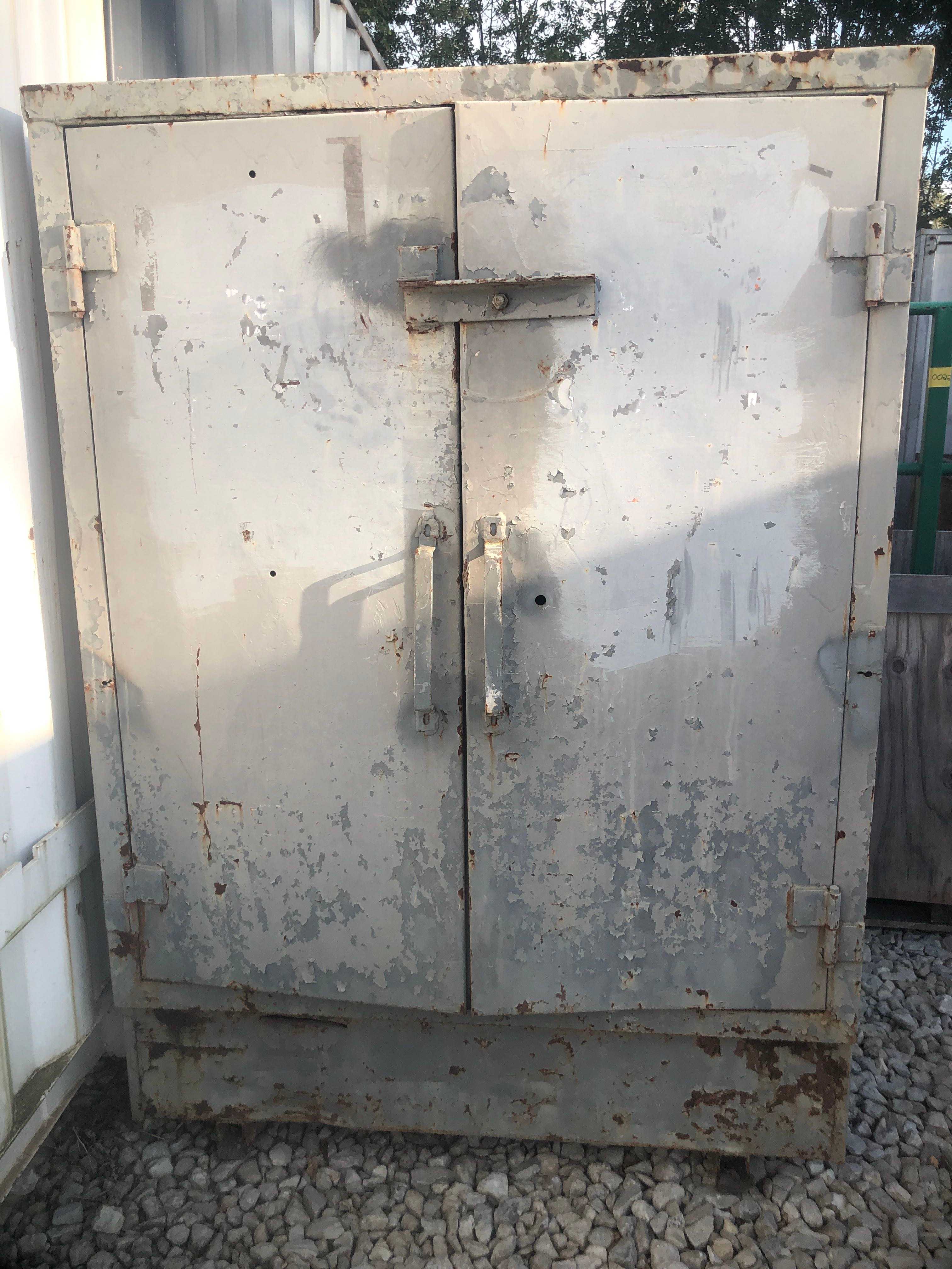 2-DOOR JOB BOX - TOOL STORAGE
