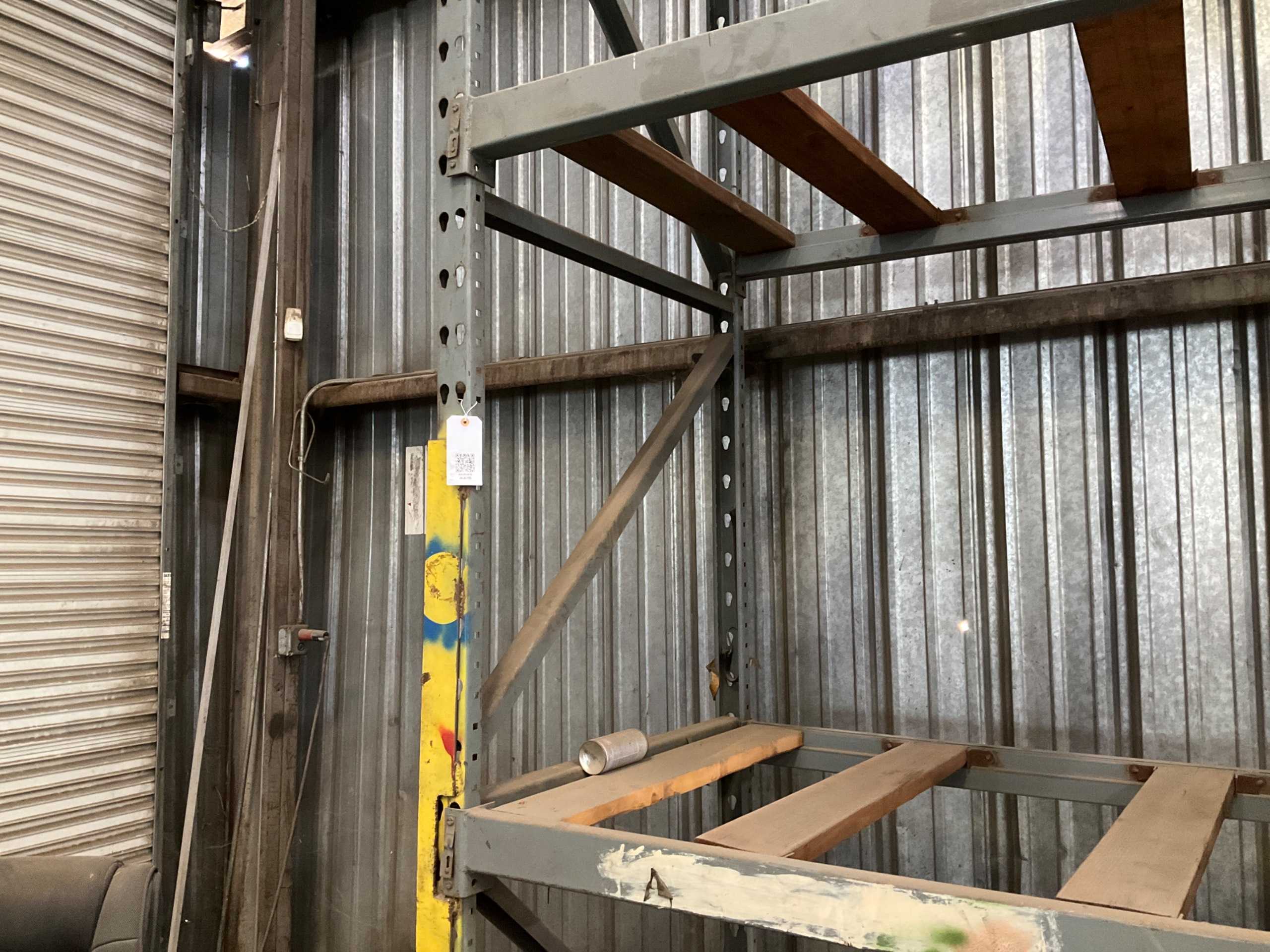 BULK QTY OF PALLET RACKING