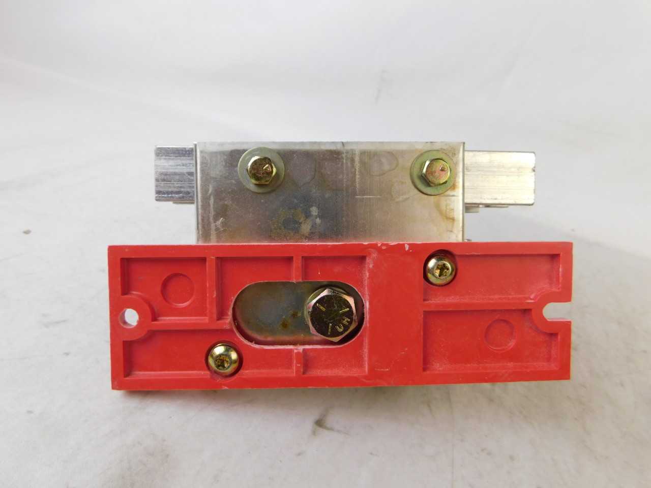 Quantity of 3x HC6SN Neutral/Grounds - VALVES