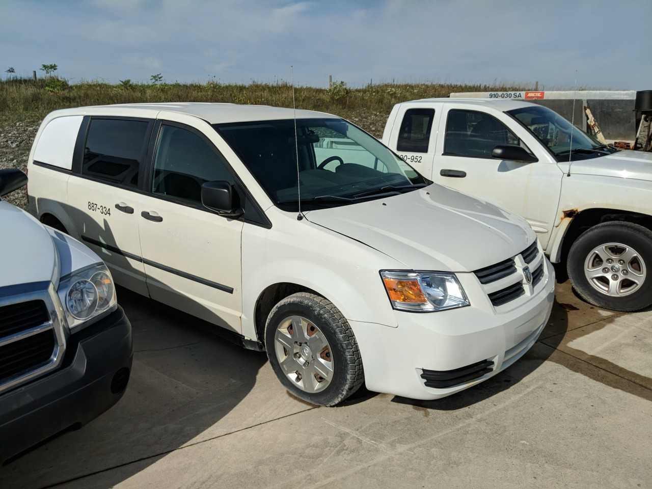 2010 DODGE 3.3L FWD C/V RT CARAVAN - HYDRO EXCAVATOR TRUCKS 2010 DODGE 3.3L FWD C/V RT CARAVAN - HYDRO EXCAVATOR TRUCKS