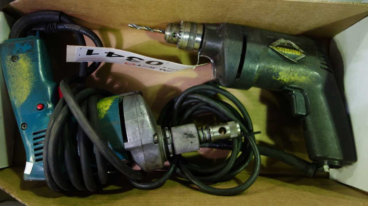 LOT OF 2 ASSORTED CORDED DRILLS 120V-AC, MAKITA SCREWDRIVER, BLACK & DECKER - ELECTRIC POWER TOOLS