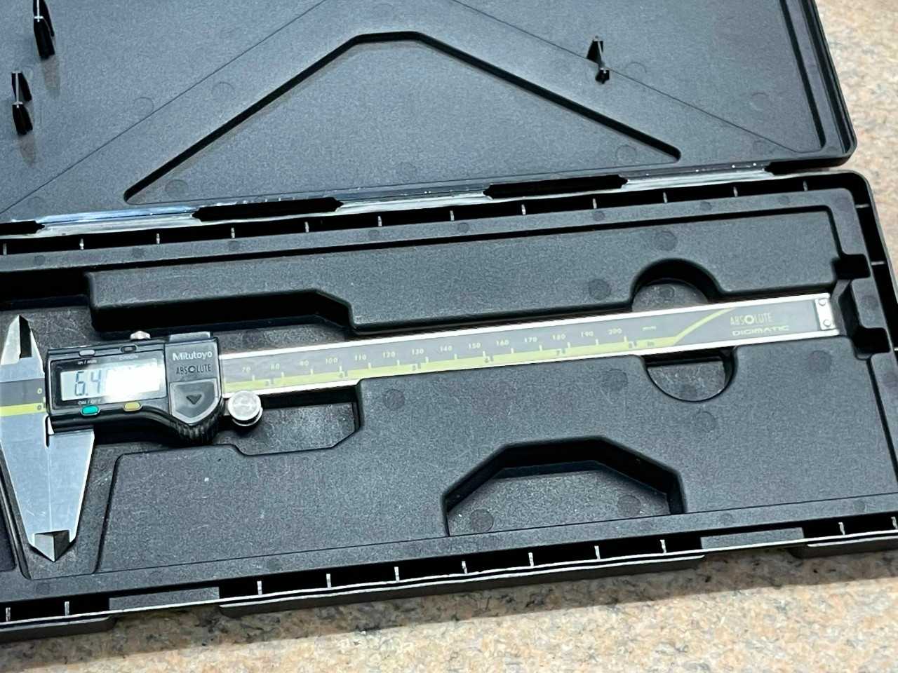 Mitutoyo 8" Digital Dial Caliper - ELECTRIC POWER TOOLS