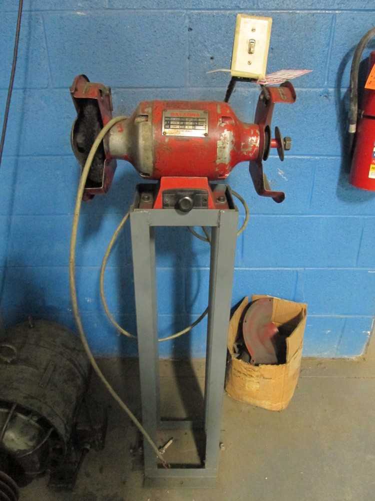 Daytona Model DG-80A 3/4 Hp 115V 1Ph 3450 Rpm 8"Wheel Pedestal Grinder - GRINDING MACHINES