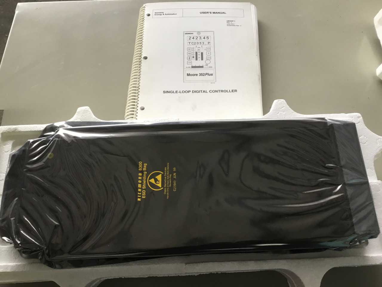 Siemens Single-Loop Digital Controller - AUTOMATION & CONTROLS