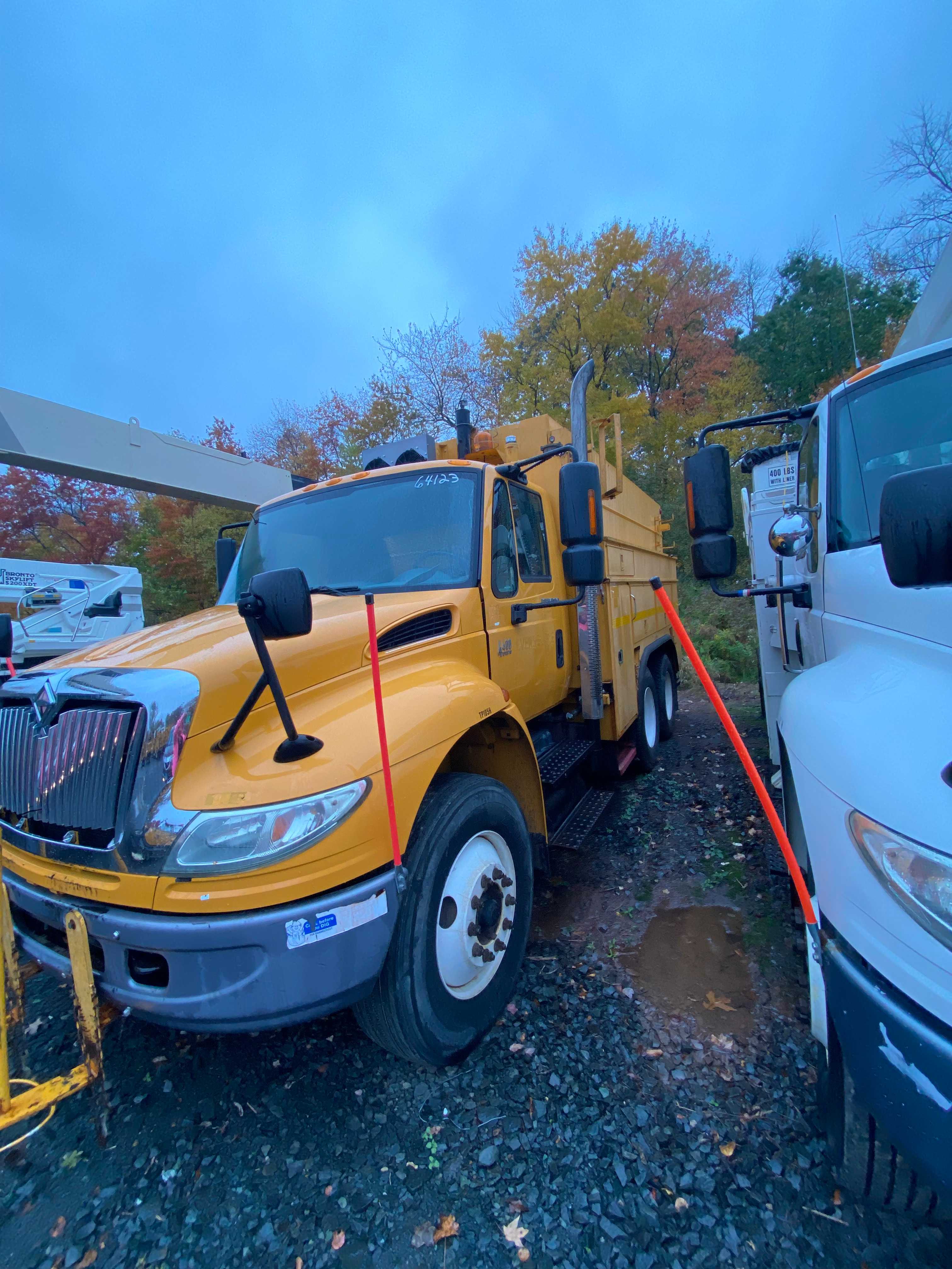 2006 International 4400 Cable Truck - HYDRO EXCAVATOR TRUCKS