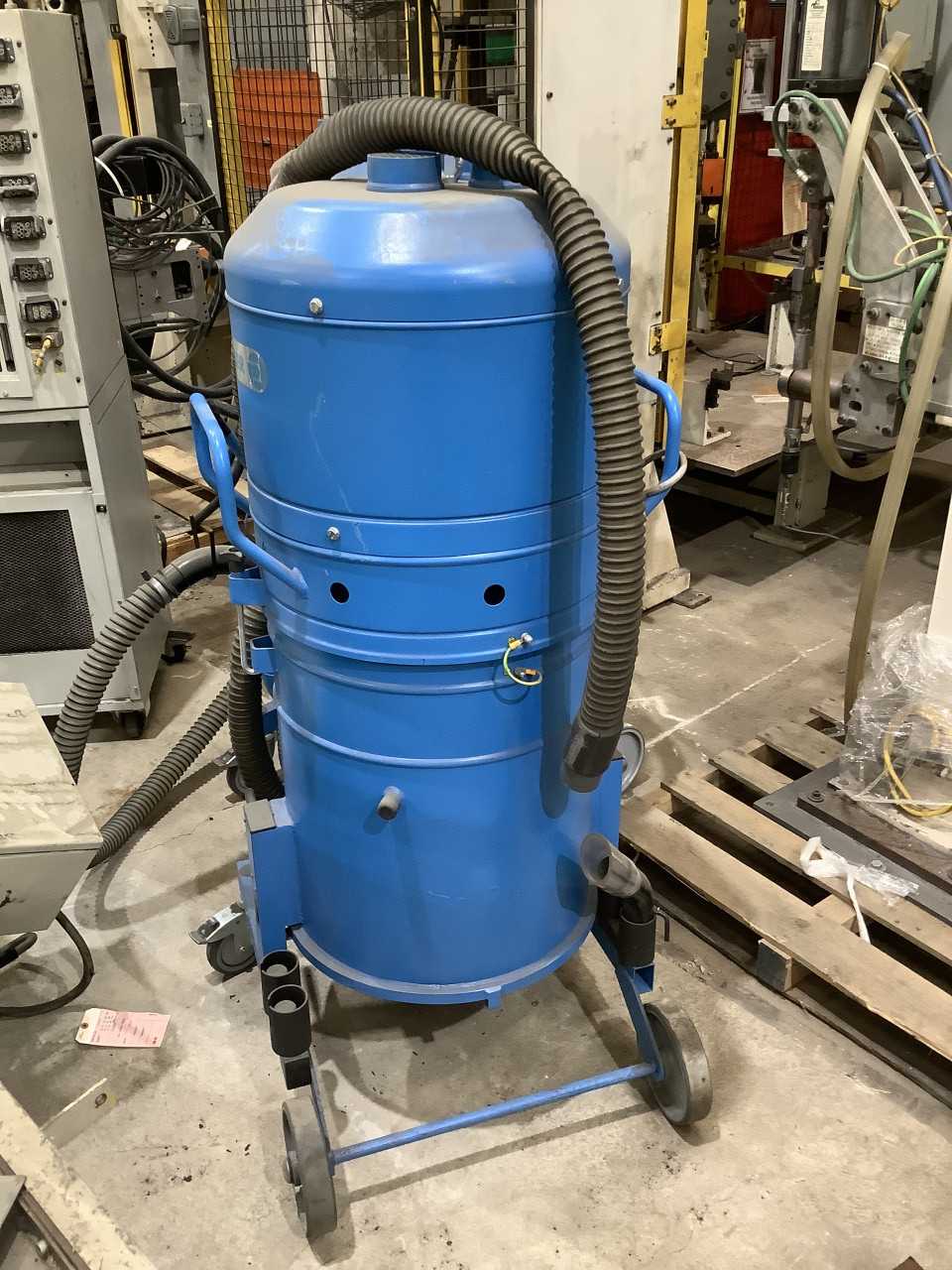 Lot of 2 Ringler industrial vacuums - INDUSTRIAL PARTS