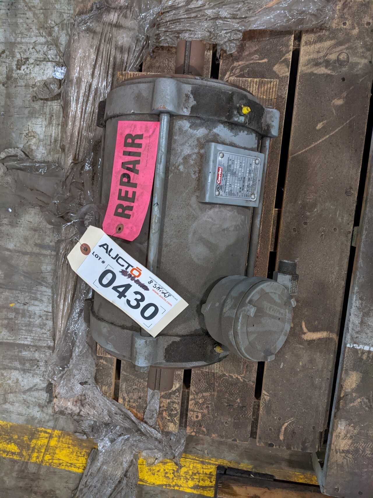 7 PALLETS OF ASSORTED AC MOTORS, SERVO MOTORS, REDUCERS, SIEMENS, WEG, LEESON (NEED REPAIRS) - ELECTRIC MOTORS