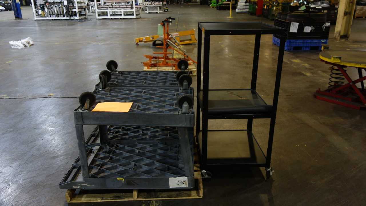 LOT OF 3 ASSORTED ROLLING CARTS - ROLLING CARTS