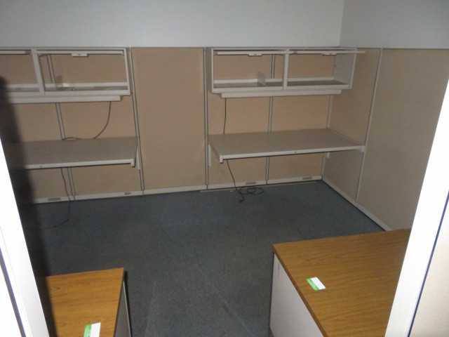 Office Furniture and Panels, Lot - MISCELLANEOUS
