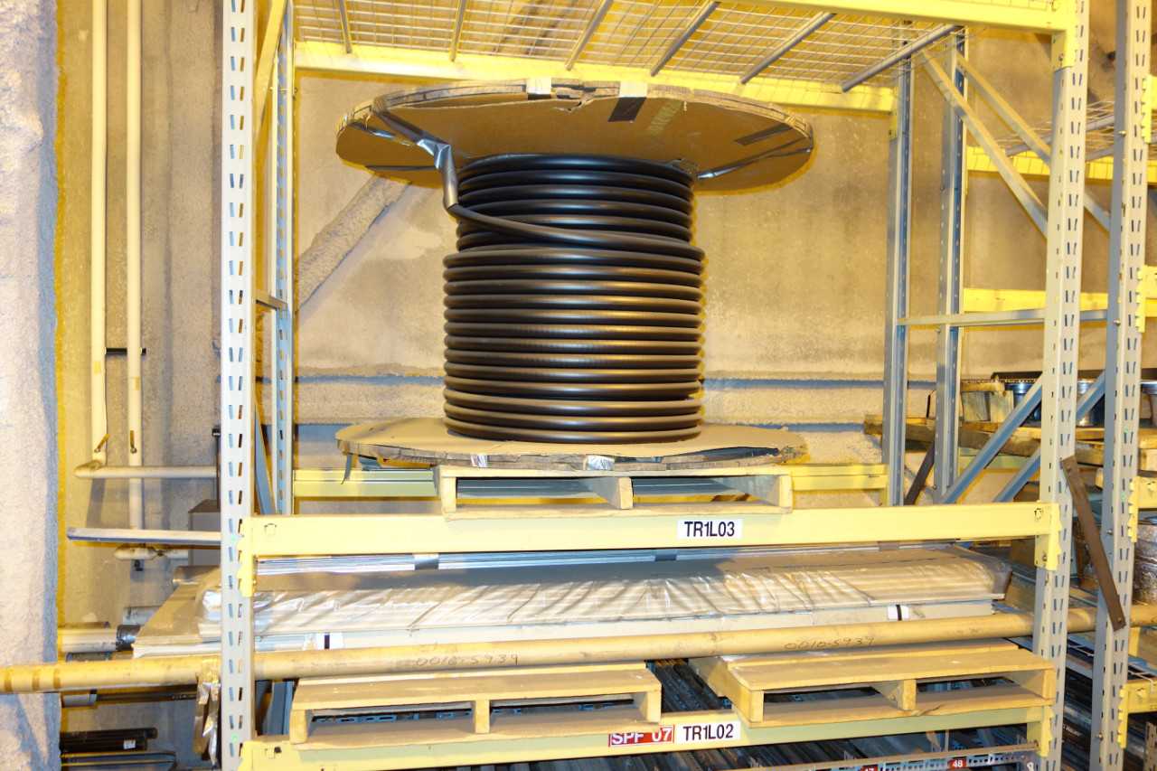 CONTENTS OF 2 UPRIGHT RACKING SECTIONS, WIRE - INDUSTRIAL PARTS