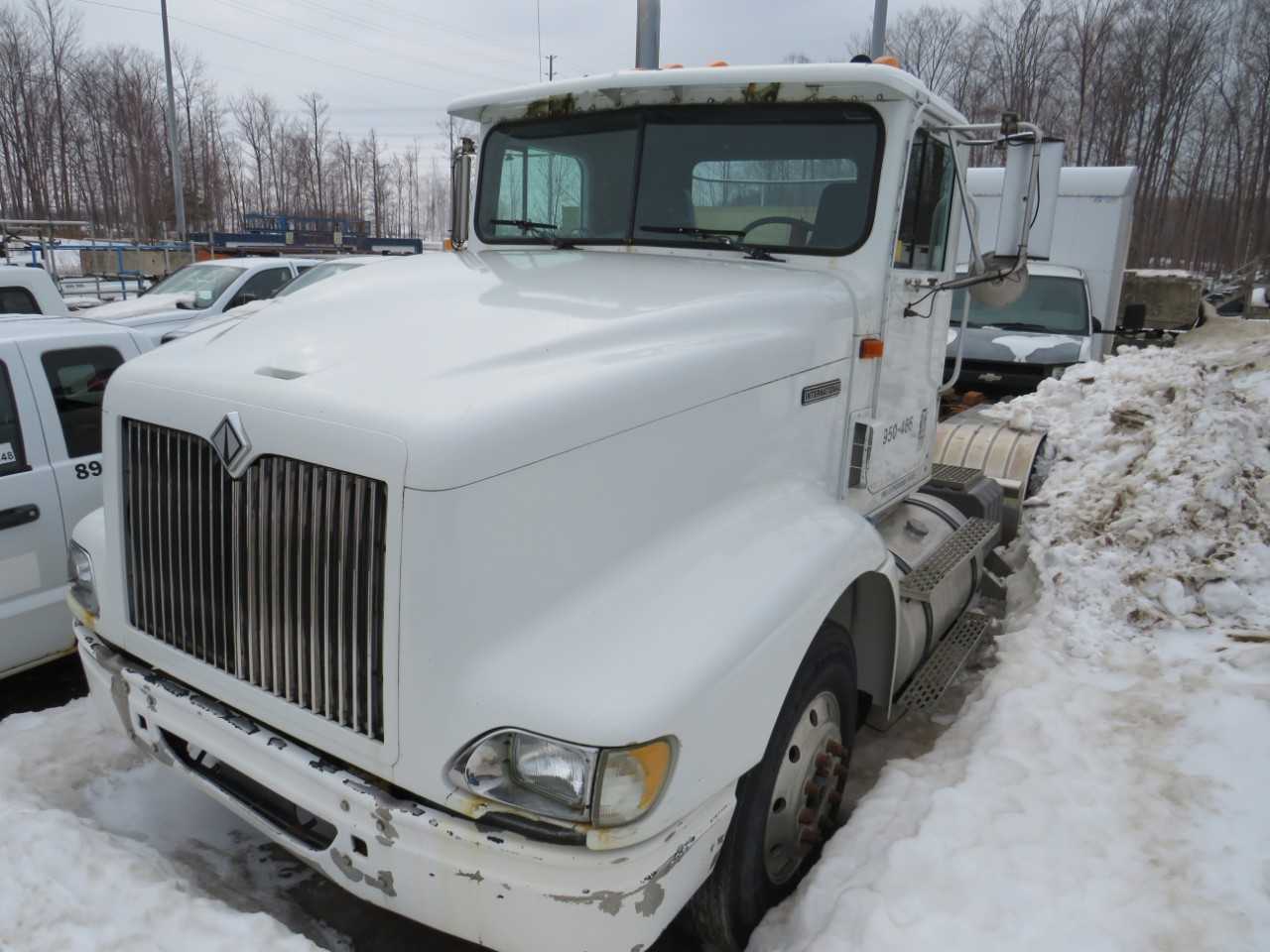 1999 NAVISTAR INTERNATIONAL 9400 6X4 TRUCK - HYDRO EXCAVATOR TRUCKS