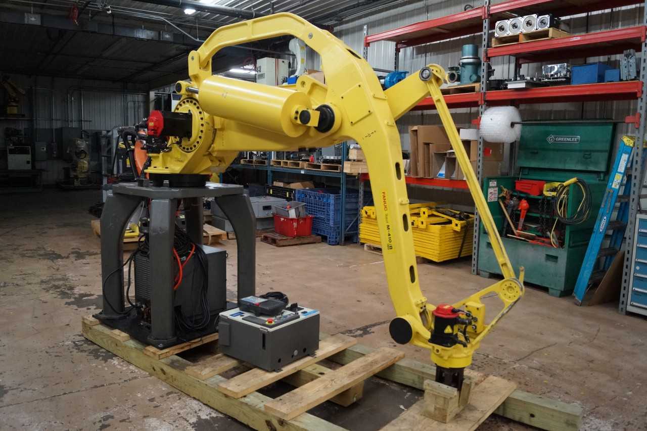 Fanuc M-410iB/160 Robotics Palletizer w/ R-J3iB Control - INDUSTRIAL ROBOTS