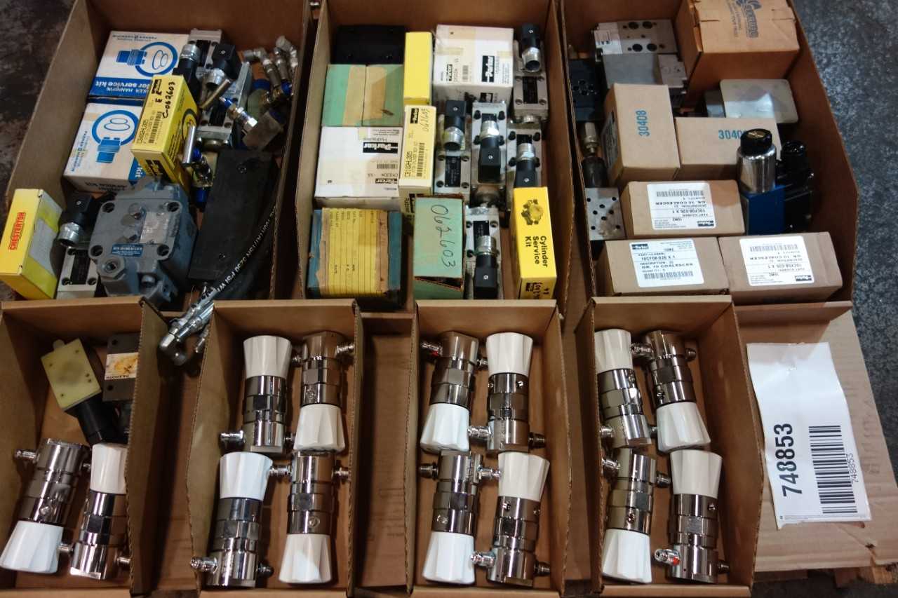 1 PALLET OF ASSORTED HYDRAULIC VALVES, CYLINDERS, HOSES, CYLINDER SERVICE KITS- CHESTERTON, PARKER - VALVES