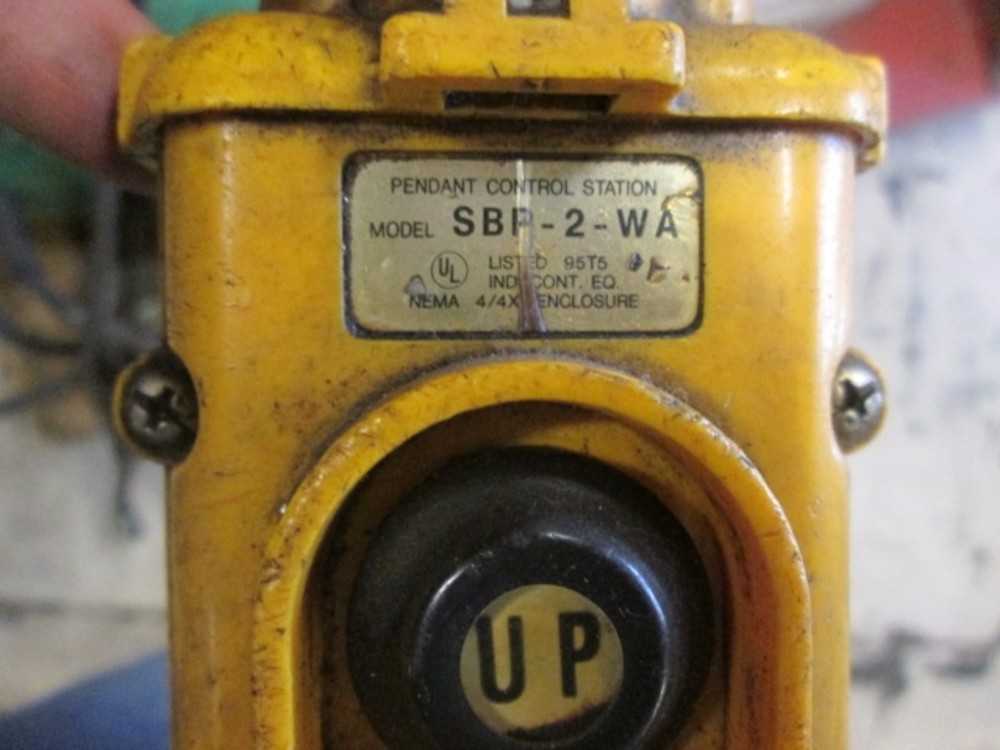 Harischfeger I Beam Crane 1/2 Ton Max Capacity 1800 Max Rpm 3 Ph - LIFTING EQUIPMENT