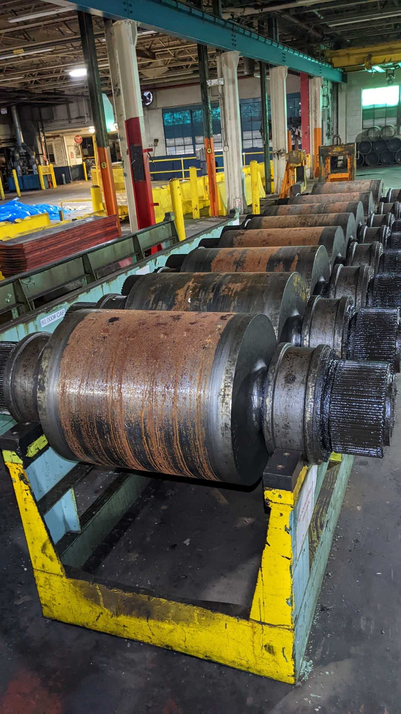 8 steel rolls with rack - PALLET RACKING