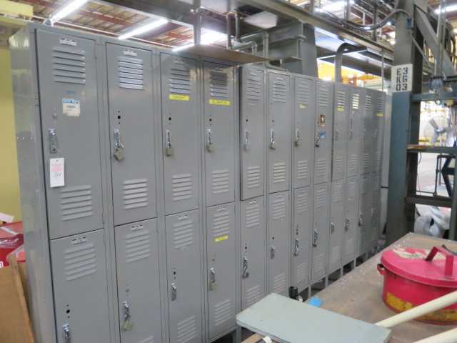 Lockers (24) each as lot - SHELVING