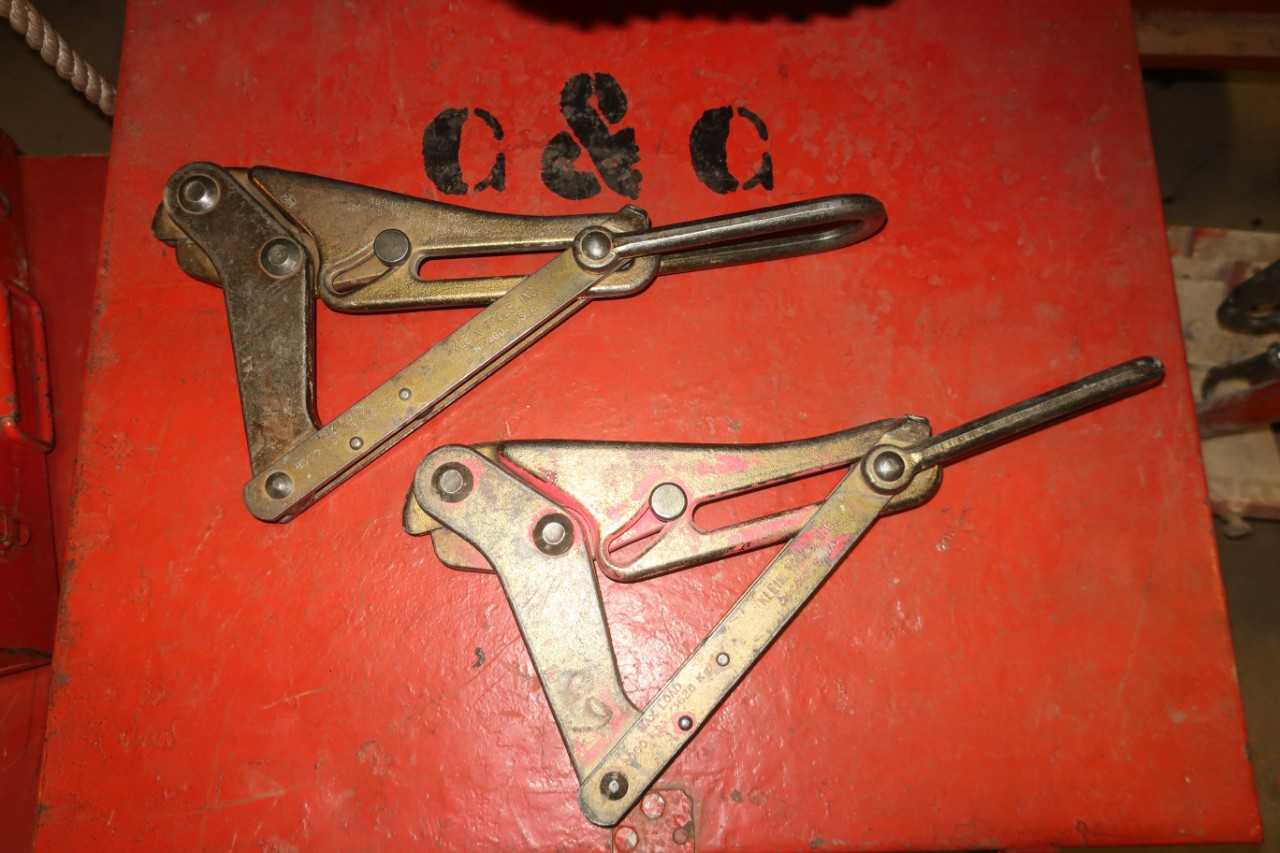 LOT OF 2 KLEIN TOOLS 1684-5F HIGH STRENGTH CABLE GRIP - ELECTRIC POWER TOOLS