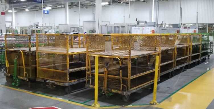 Lot of 10 Top Hat Dollies - MATERIAL HANDLING