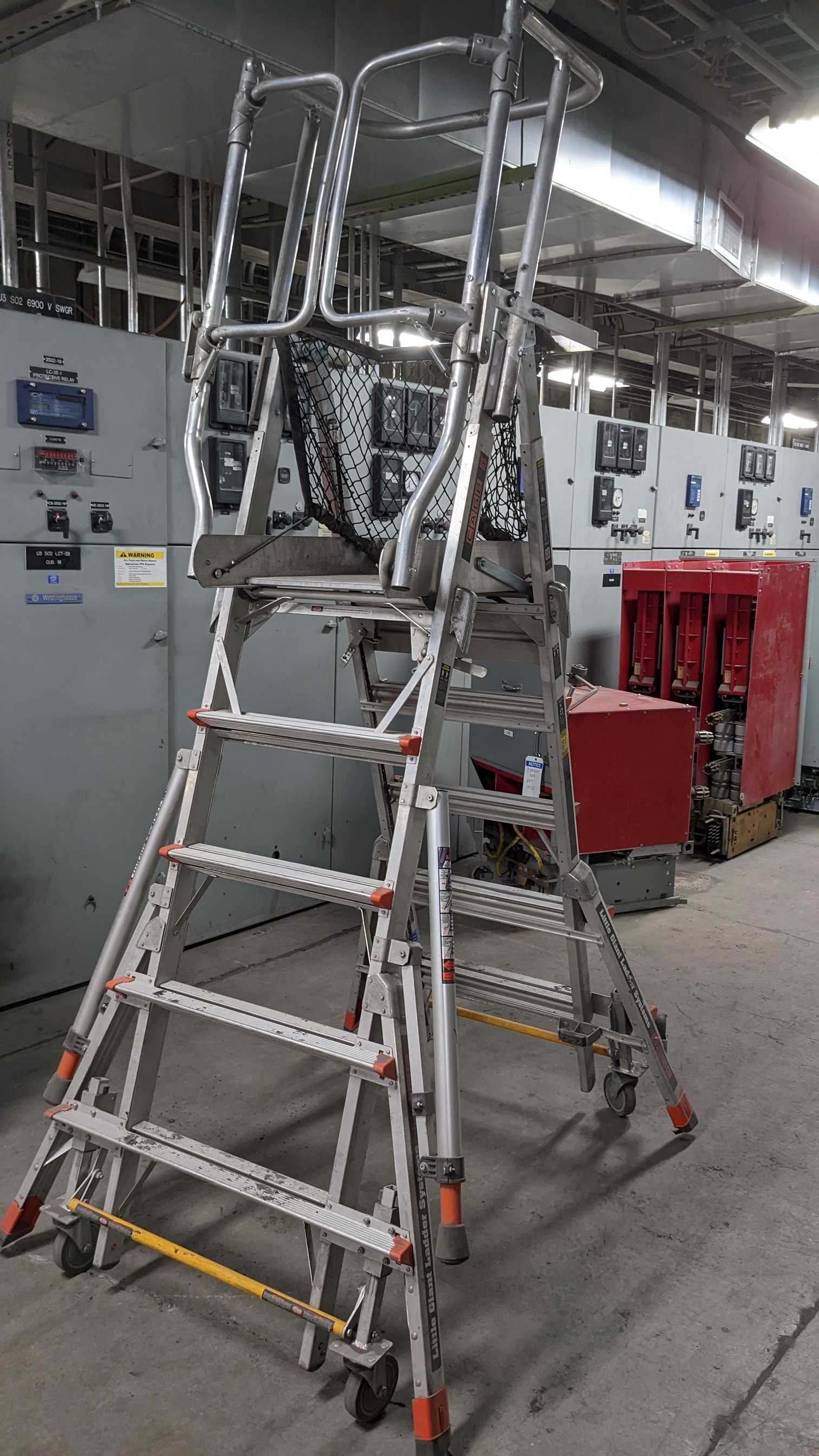 LITTLE GIANT LADDER SYSTEMS 9' LADDER - MATERIAL HANDLING LITTLE GIANT LADDER SYSTEMS 9' LADDER - MATERIAL HANDLING